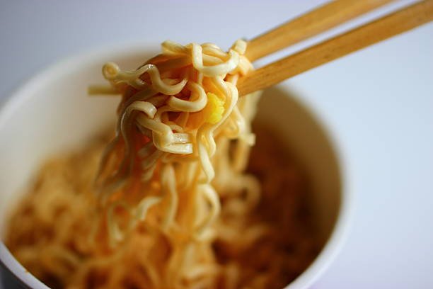 8 alimentos que contêm GLUTAMATO MONOSSÓDICO